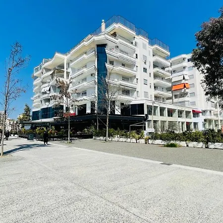 Lungomare At The And Car On Demand Apartament *